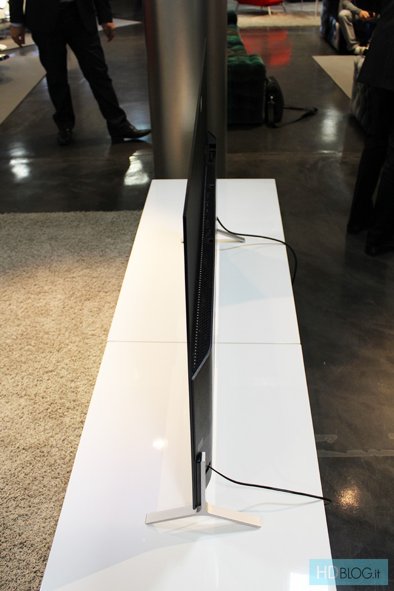 Sony mostra le android tv ultra sottili x90c in un video unboxing ...