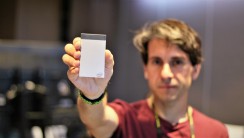 Intel Compute Card è reale: ecco il PC che sta nel portafoglio | Video Focus