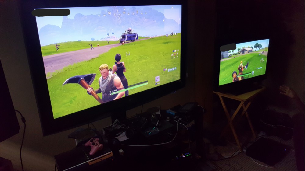 Giocatori Xbox One contro giocatori PS4 in Fortnite Giocatori Xbox One contro giocatori PS4 in Fortnite